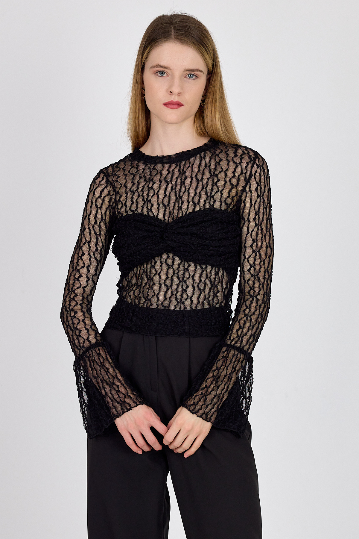 Siyah Göğüs Detaylı Transparan Dantel Bluz 251109 - 2