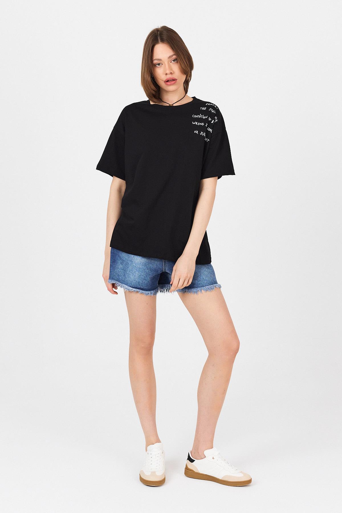 Siyah Göğüs Yazı Baskılı Pamuklu Oversize Tişört 2150-31M - 2
