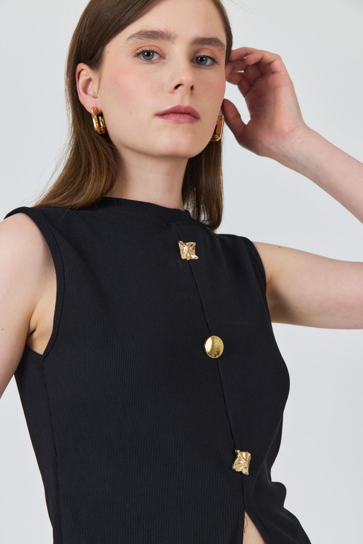 Siyah Gold Düğme Detaylı Kolsuz Bluz 2203 - 4