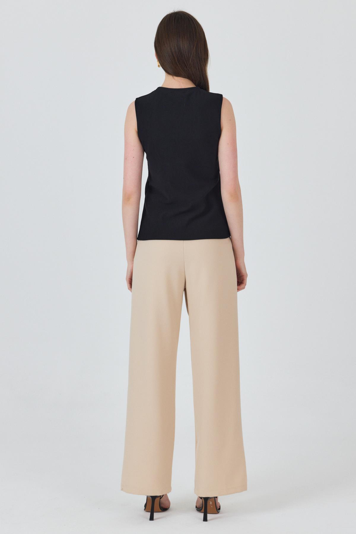 Siyah Gold Düğme Detaylı Kolsuz Bluz 2203 - 5