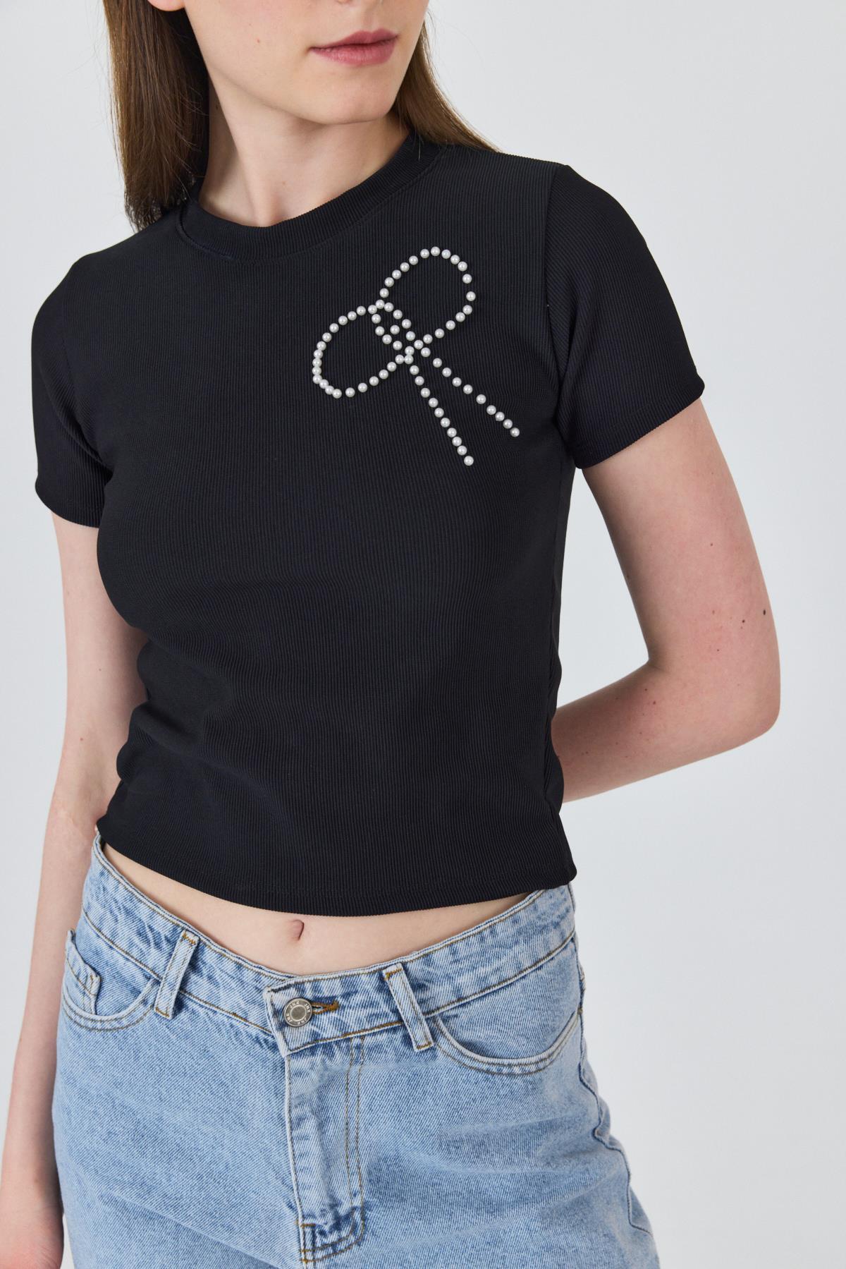 Siyah İnci Kurdele İşlemeli Crop Slim Fit Tişört 2229 - RAYS