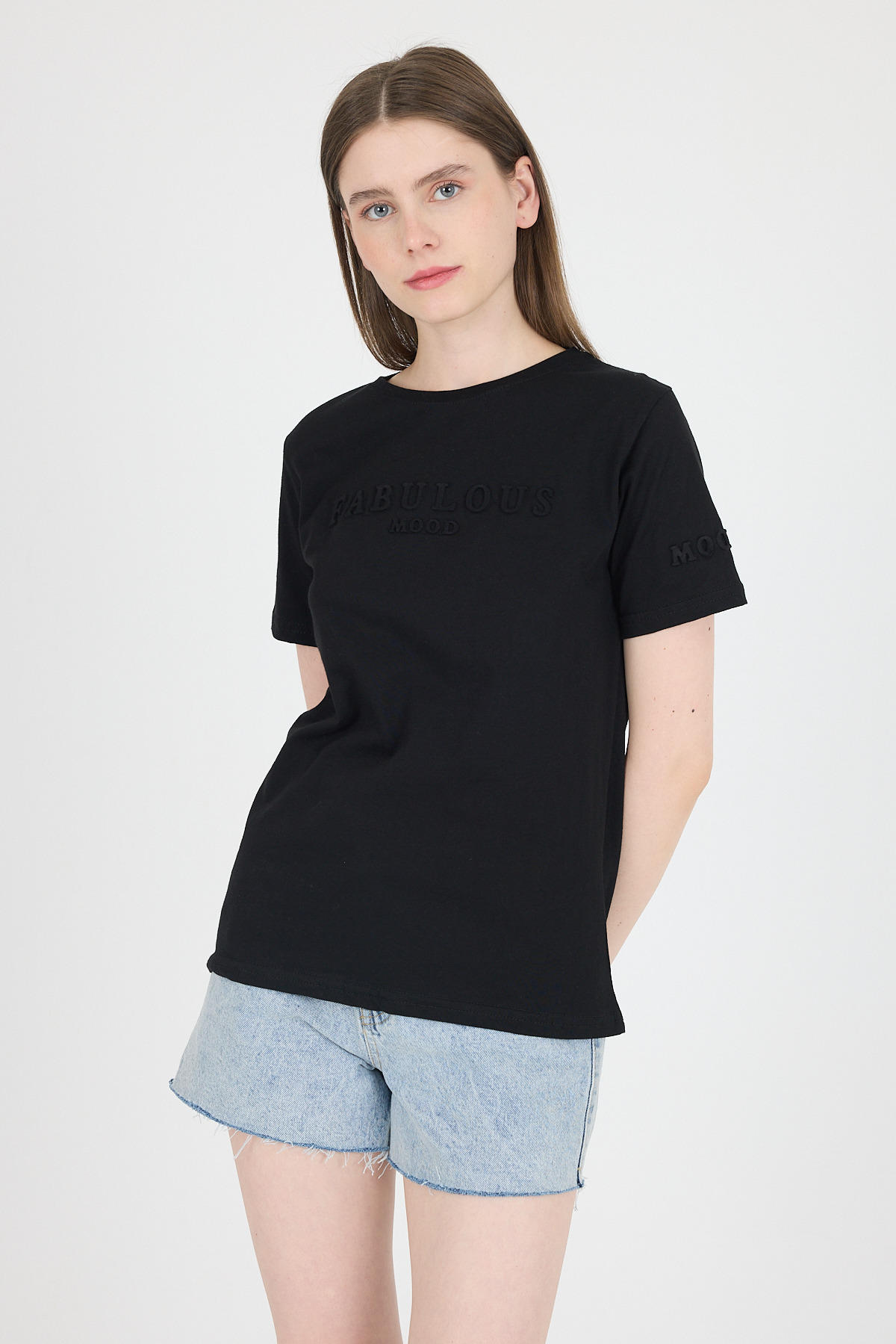 Siyah Kabartma Yazılı Relaxed Fit Tişört 25209 - RAYS