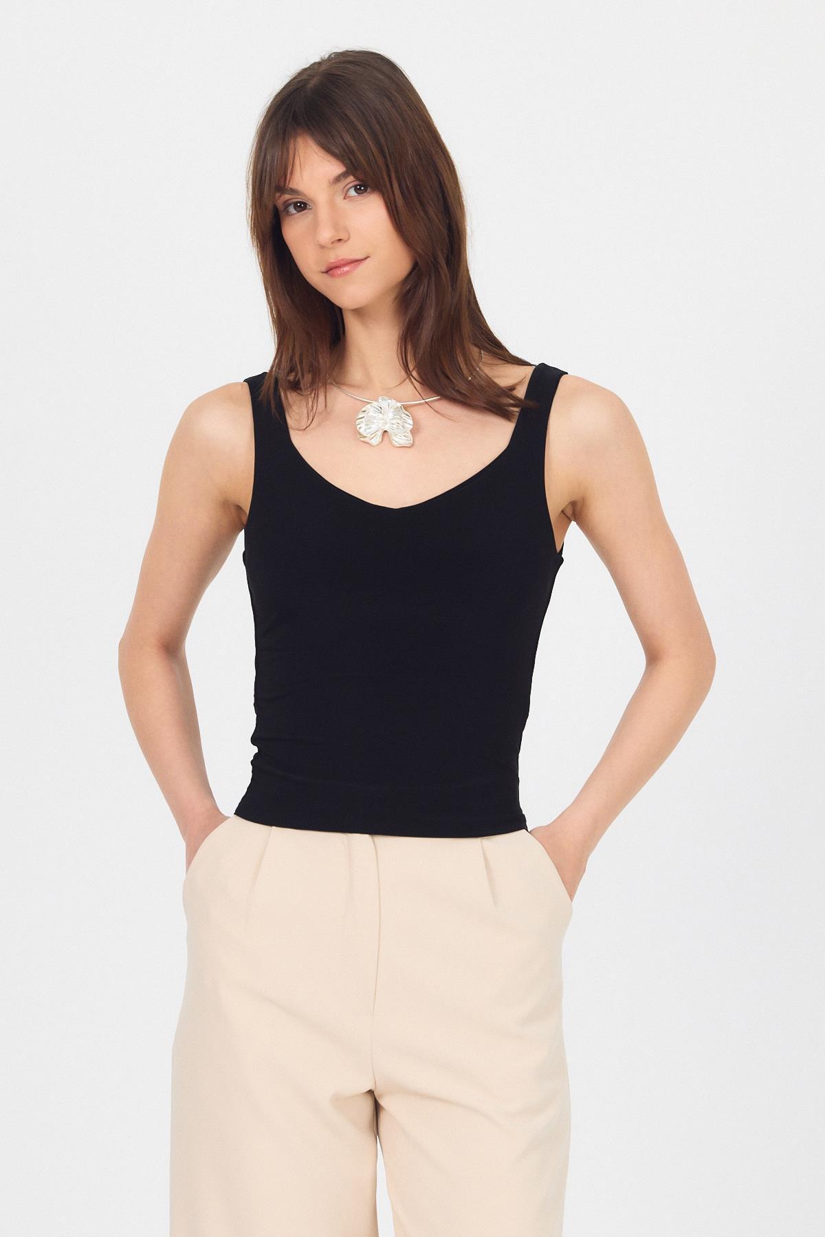 Siyah Kalın Askılı V Yaka Bluz 13293 