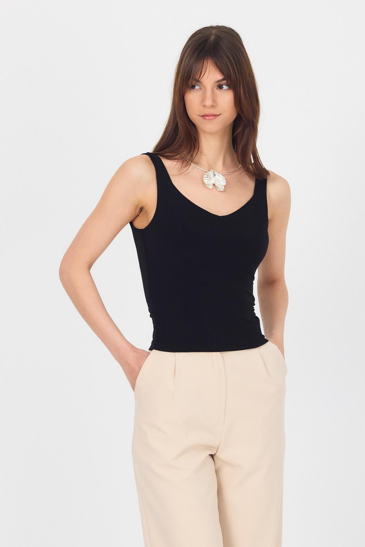 Siyah Kalın Askılı V Yaka Bluz 13293 - 8