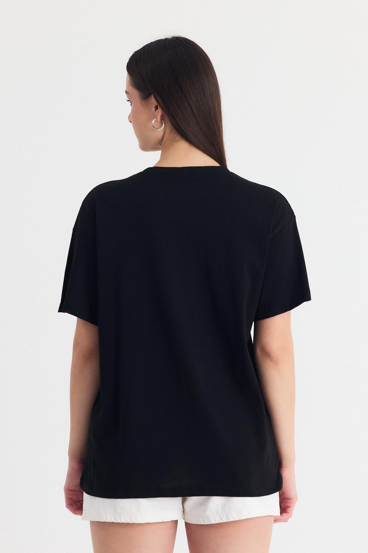 Siyah Kalp Nakışlı Detay Oversize Tişört 2150-11 - 5