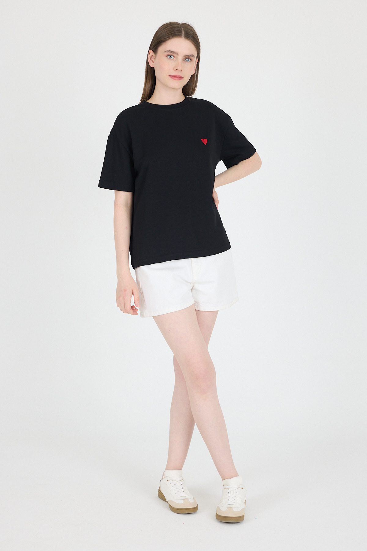 Siyah Kalp Nakışlı Premium Kumaş Tişört 6218 - 3