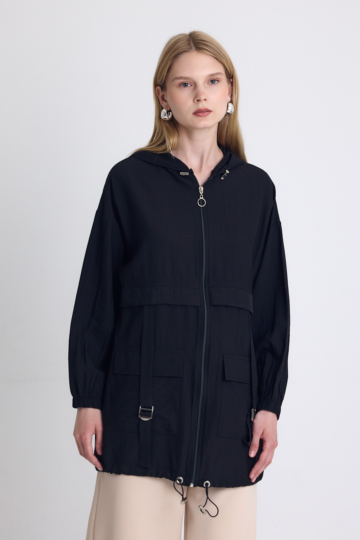 Siyah Kapüşonlu Cepli Fermuarlı Kap 4572A - 6