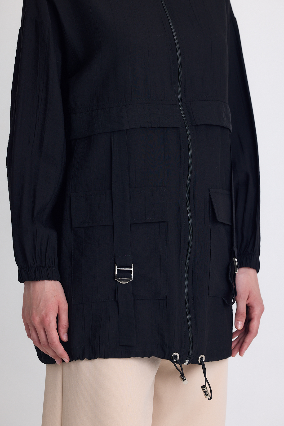 Siyah Kapüşonlu Cepli Fermuarlı Kap 4572A - RAYS