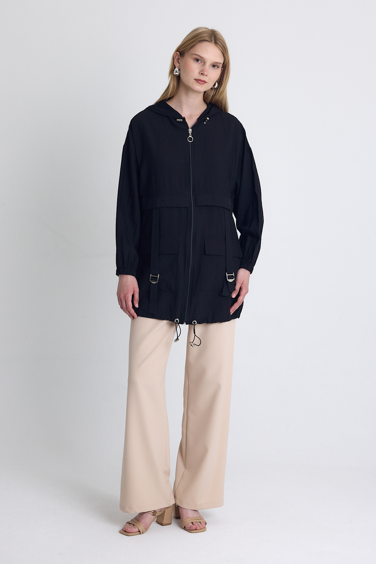 Siyah Kapüşonlu Cepli Fermuarlı Kap 4572A - RAYS