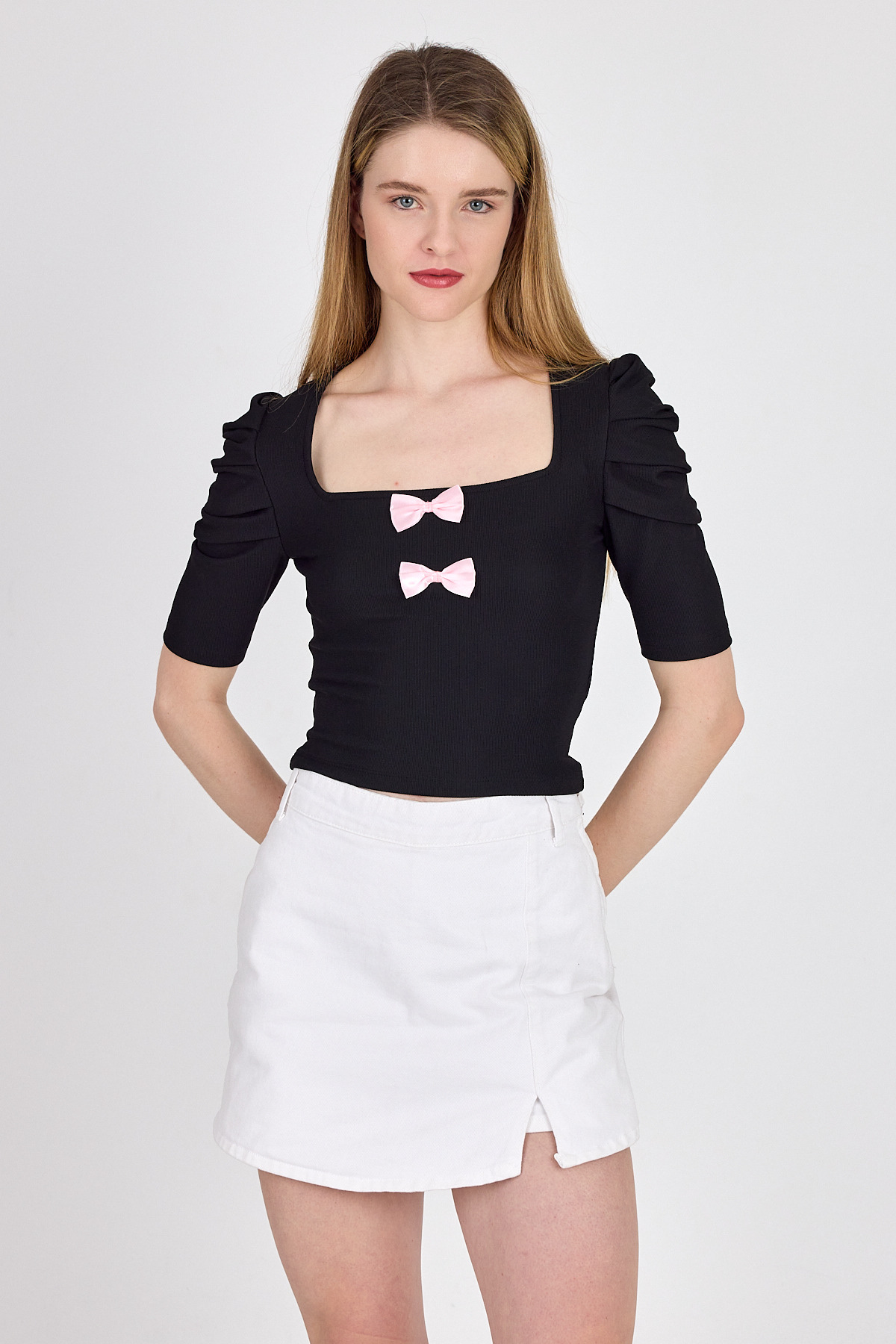 Siyah Kare Yaka Fiyonk DetaylI Crop Bluz 1349 - 6