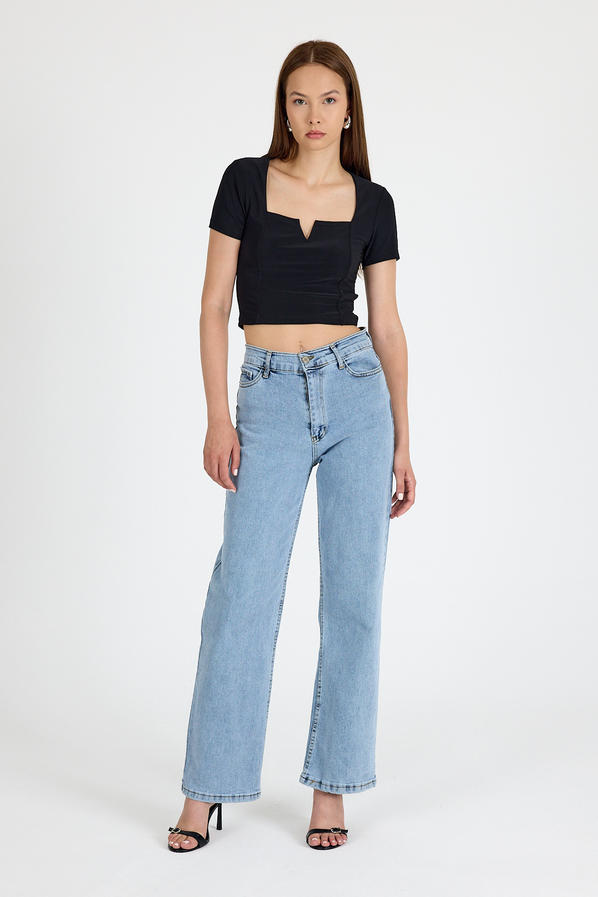 Siyah Kare Yaka V Kesim Detaylı Crop Bluz 10432 - RAYS