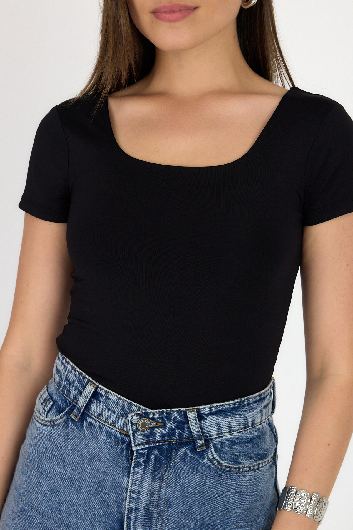 Siyah Kare Yaka Vücuda Oturan Çıtçıtlı Body 9197M - RAYS