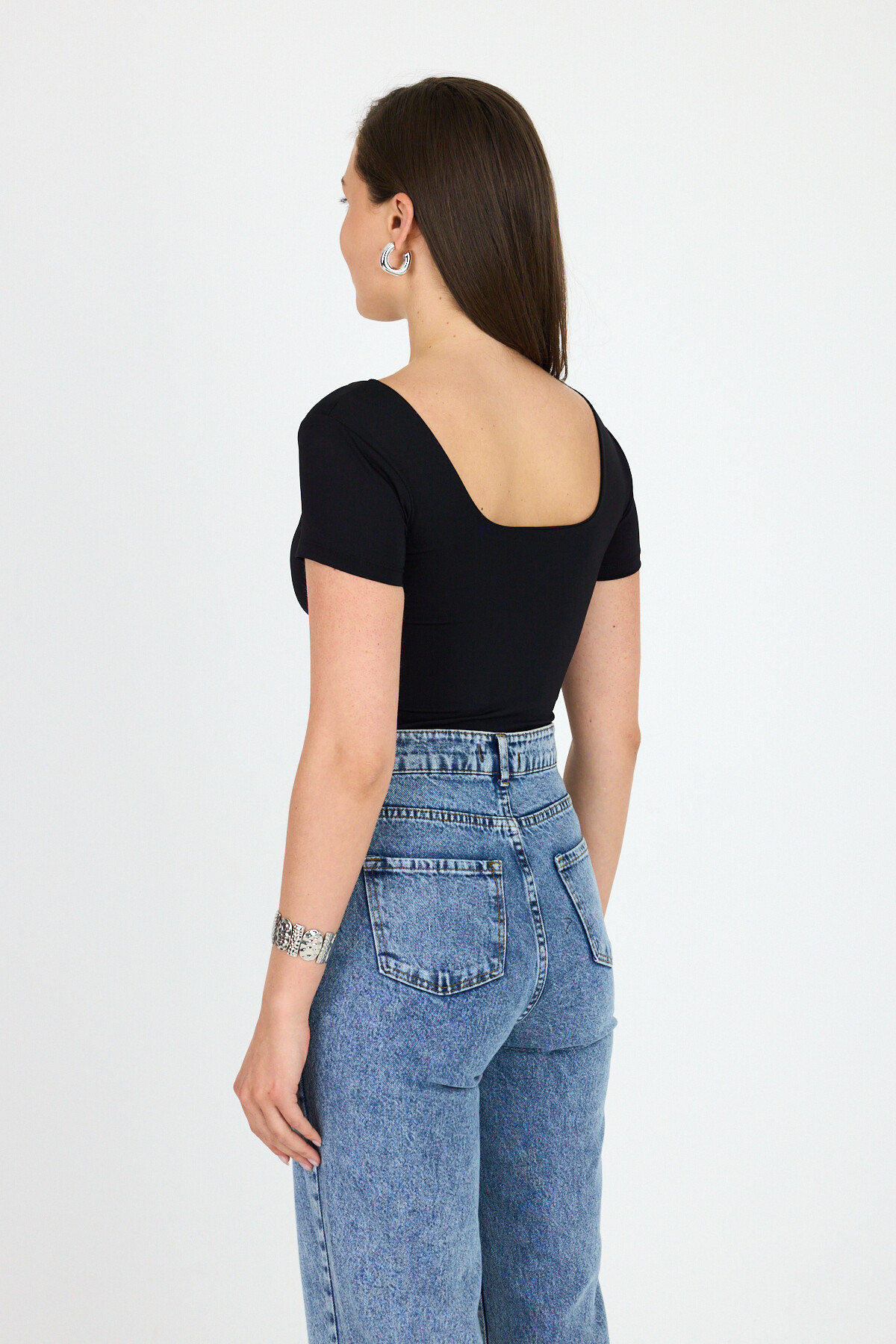 Siyah Kare Yaka Vücuda Oturan Çıtçıtlı Body 9197M - 5