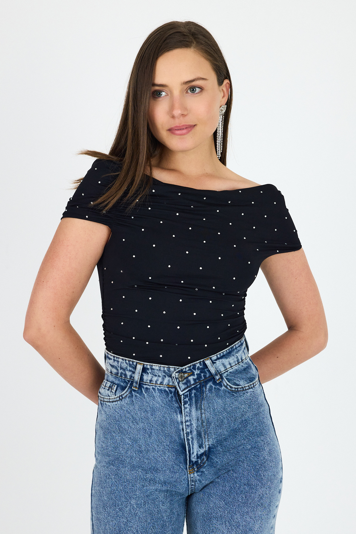 Siyah Kayık Yaka Taş Detaylı Büzgülü Bluz 2462 - 2