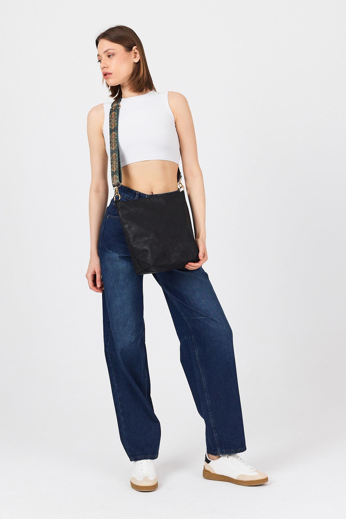 Siyah Kordonu Desenli Omuz Çantası 3002 - 5