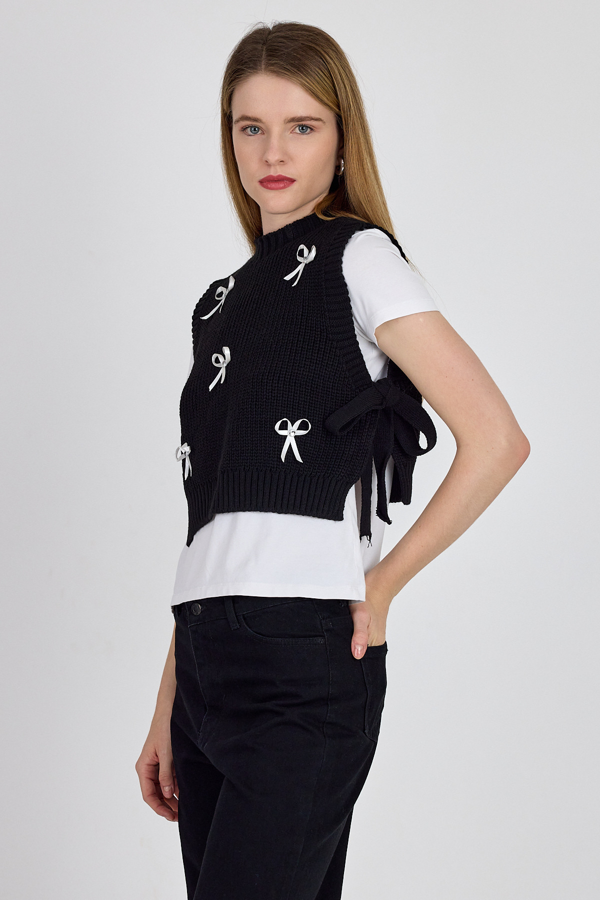 Siyah Kurdela Detaylı Yandan Bağlamalı Triko Süveter 2101 - RAYS