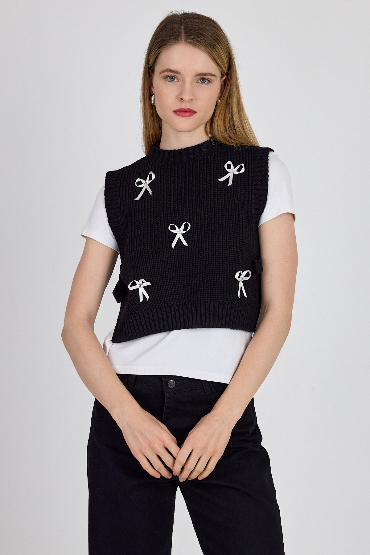 Siyah Kurdela Detaylı Yandan Bağlamalı Triko Süveter 2101 - 1