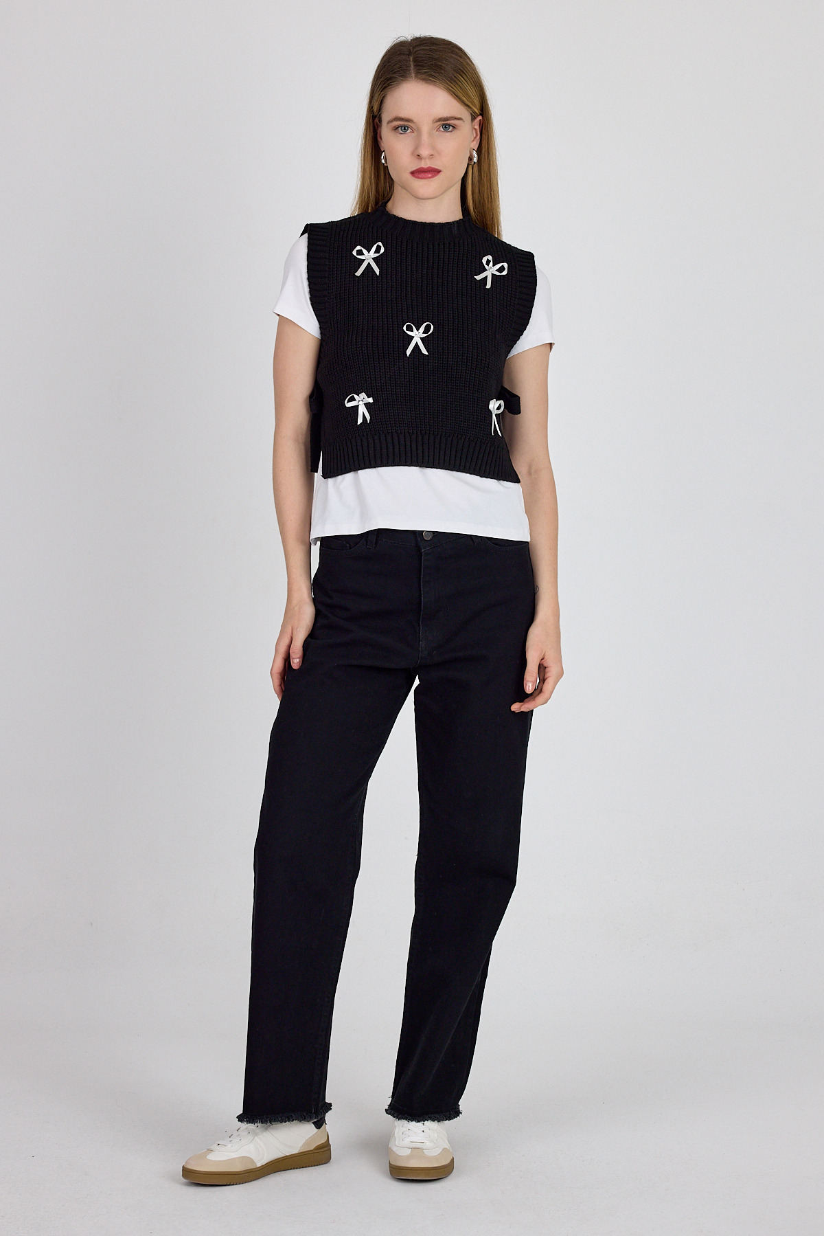 Siyah Kurdela Detaylı Yandan Bağlamalı Triko Süveter 2101 - 2