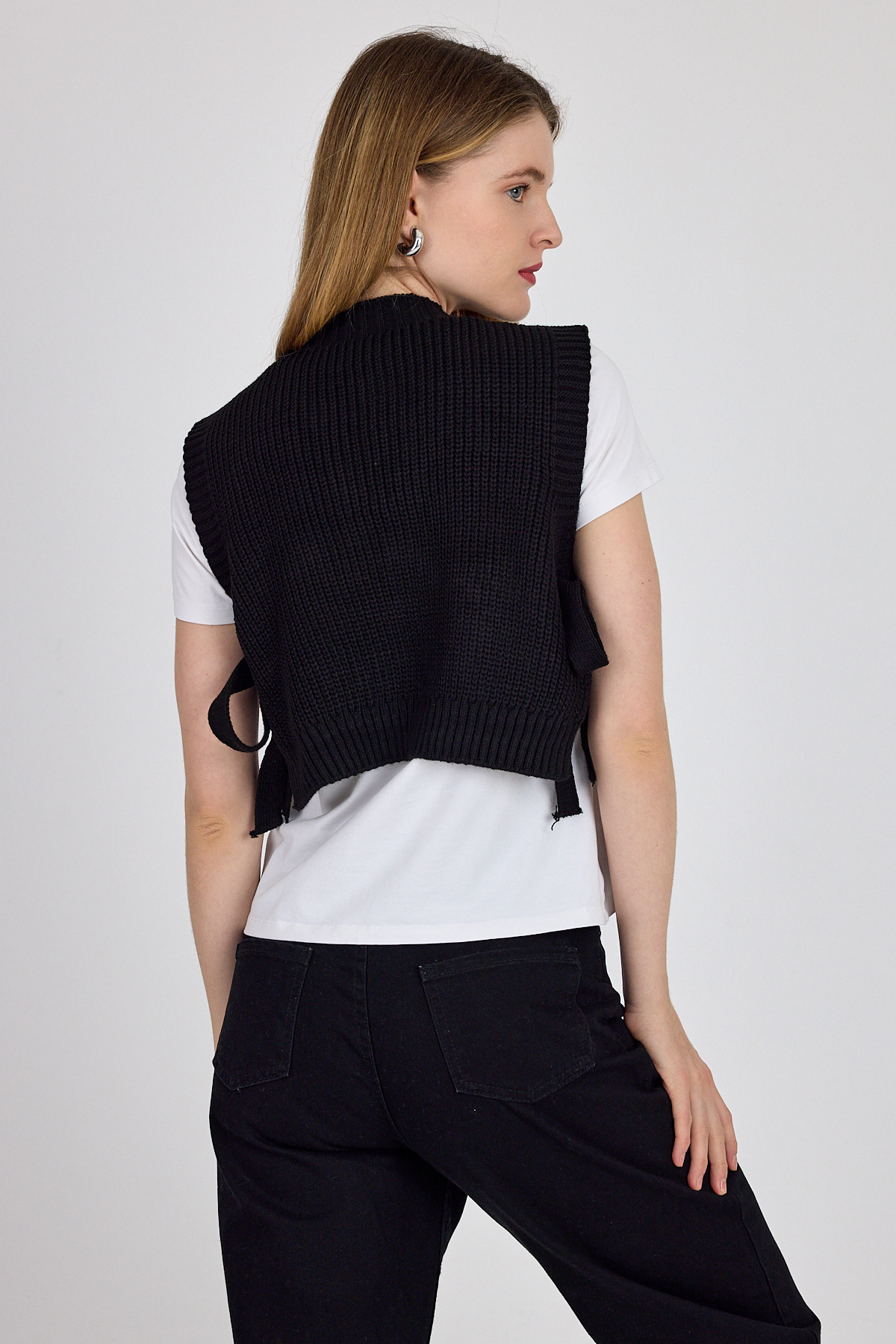 Siyah Kurdela Detaylı Yandan Bağlamalı Triko Süveter 2101 - 5