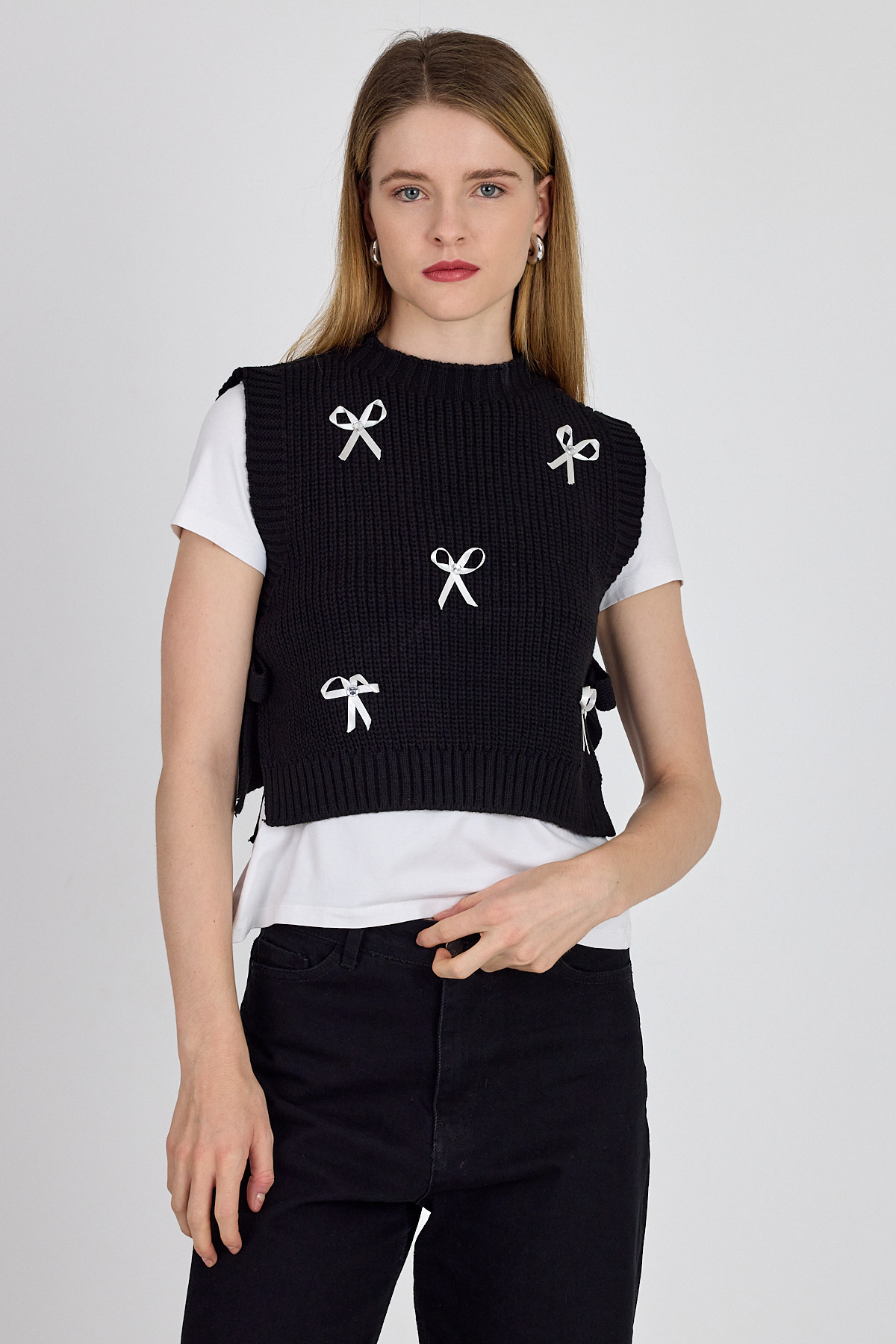 Siyah Kurdela Detaylı Yandan Bağlamalı Triko Süveter 2101 - 6