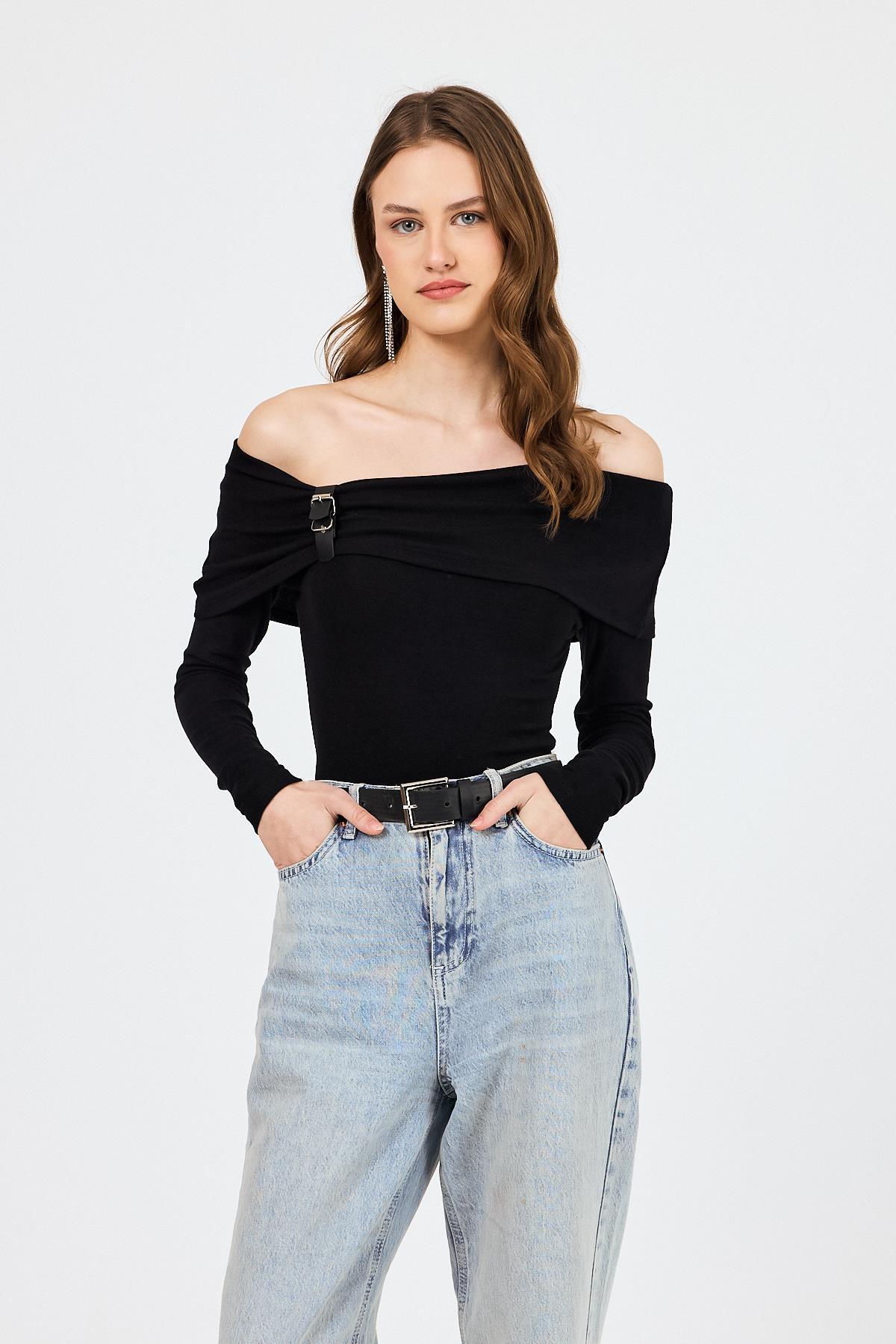 Siyah Madonna Yaka Toka Detaylı Bluz 1465 - RAYS