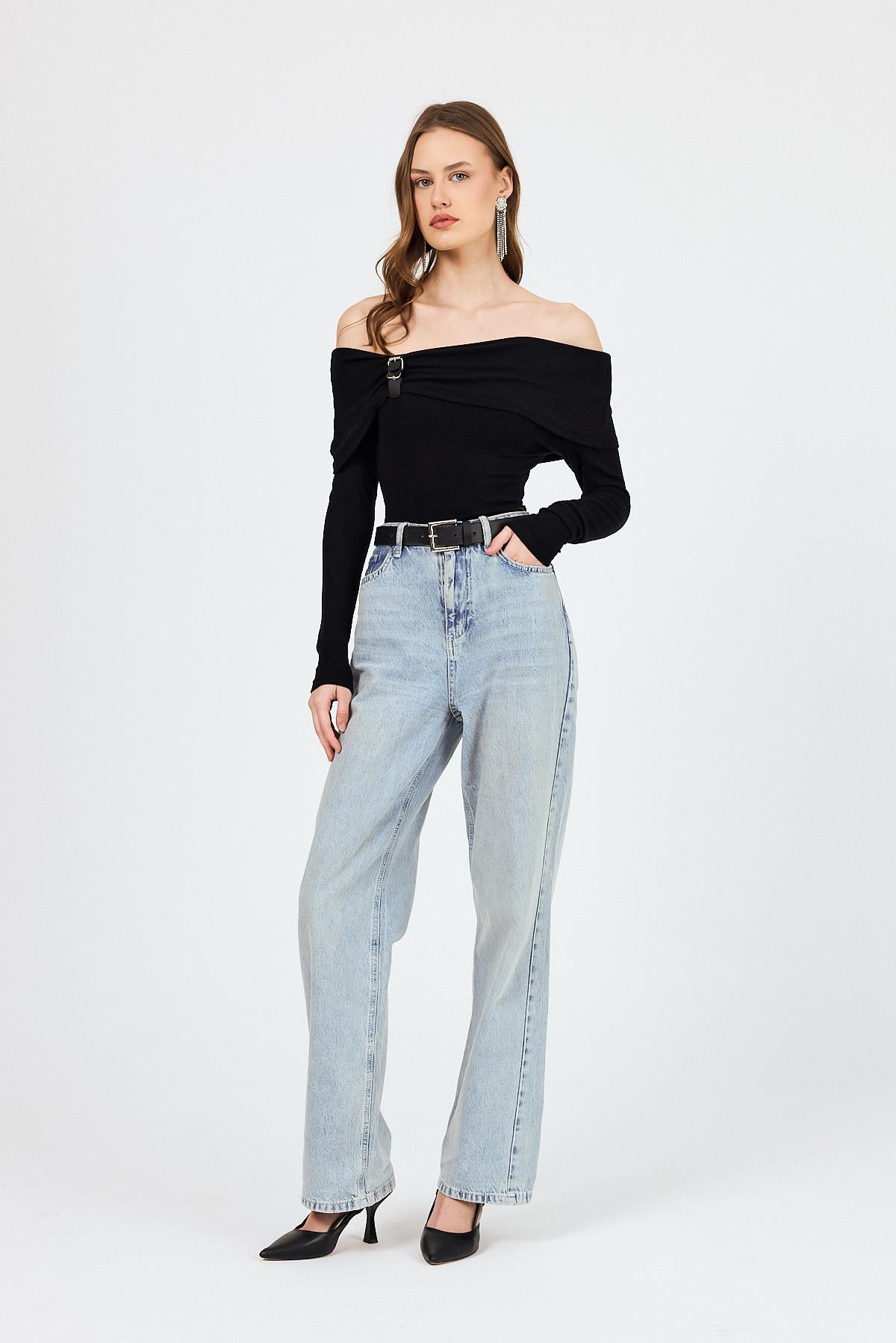 Siyah Madonna Yaka Toka Detaylı Bluz 1465 - 8