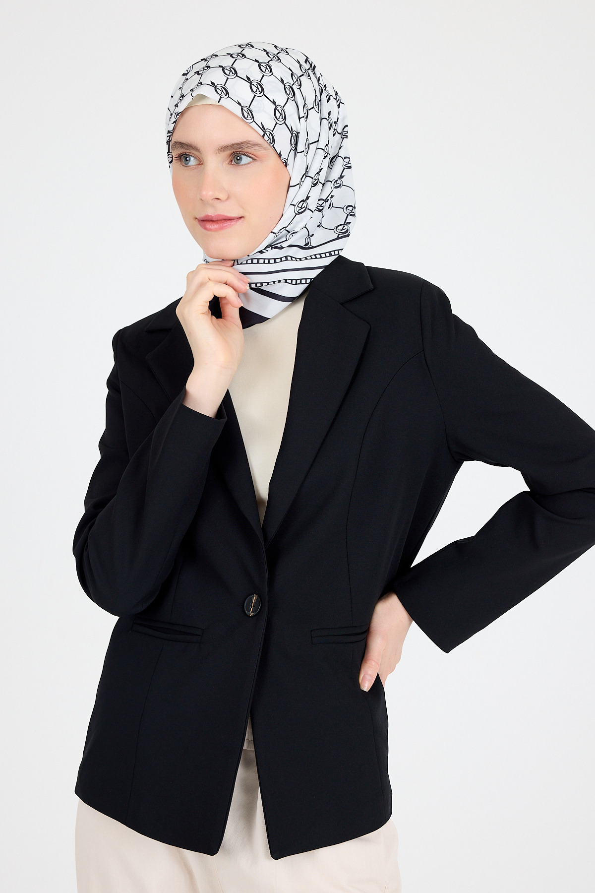 Siyah Monogram Desenli Eşarp 3015 - RAYS