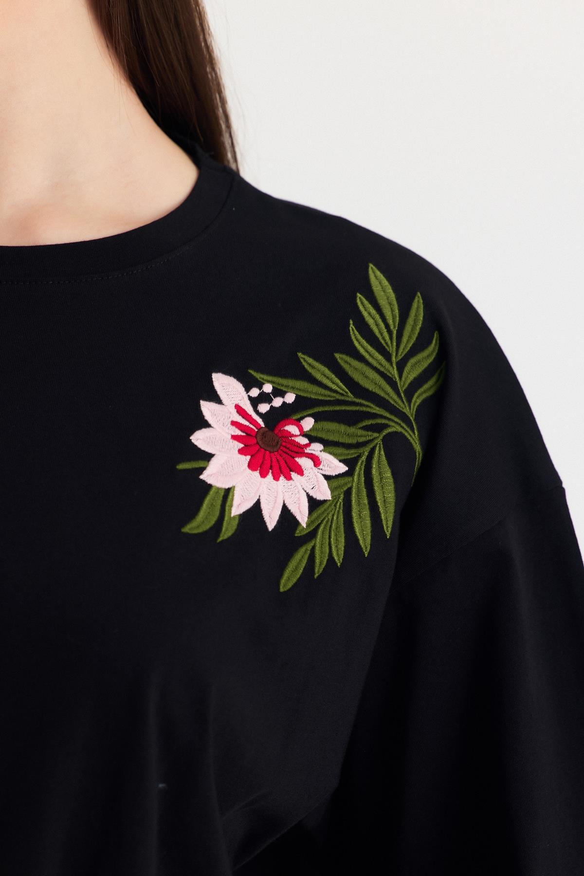 Siyah Nakış Detay Oversize Tişört 2150-21 - 6