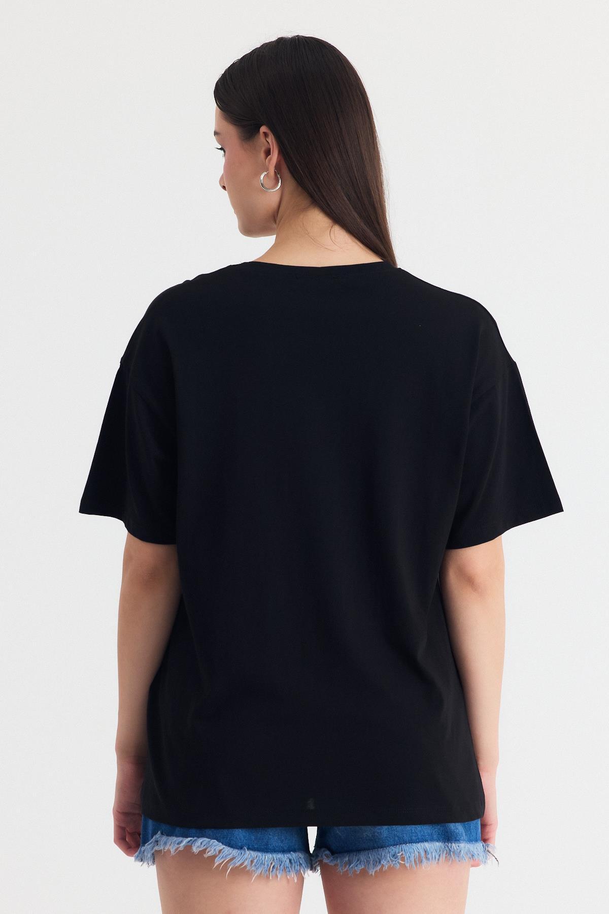 Siyah Nakış Detaylı Oversize Tişört 2150-16 - 5