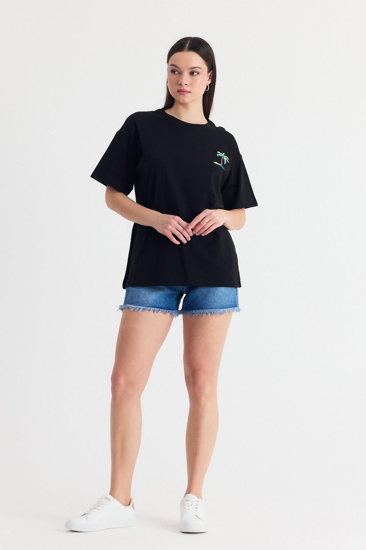 Siyah Nakış Detaylı Oversize Tişört 2150-16 - 6
