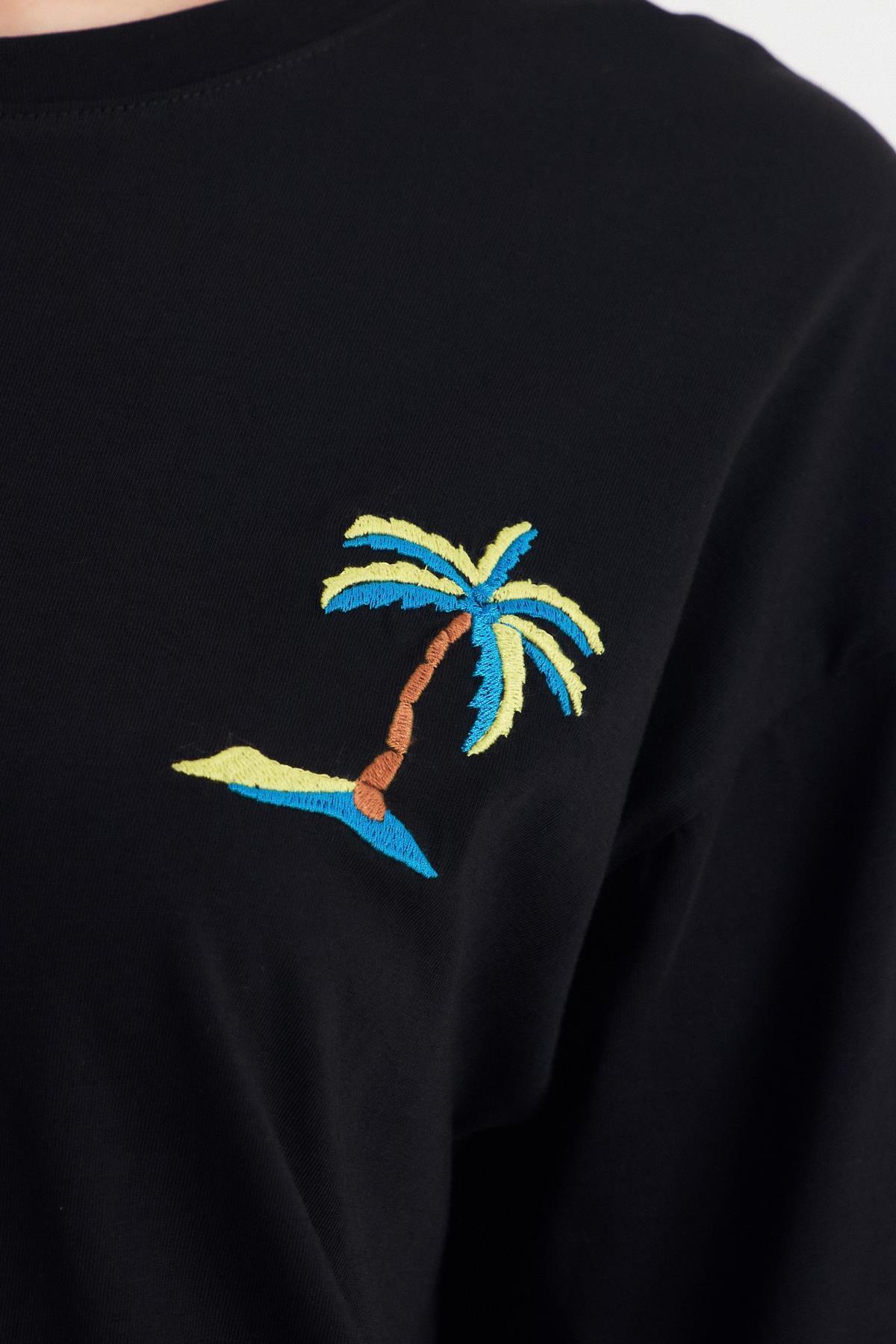 Siyah Nakış Detaylı Oversize Tişört 2150-16 - 7