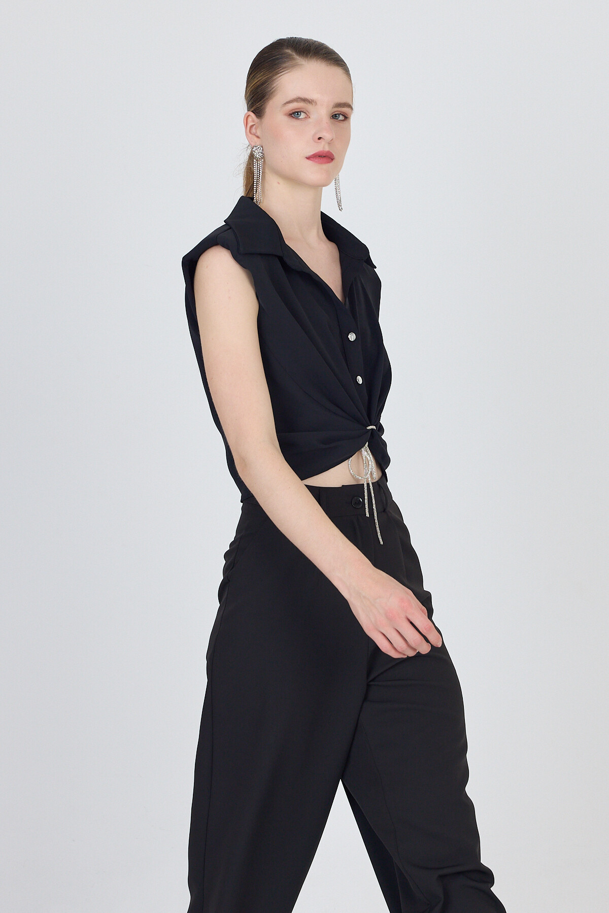 Siyah Ön Bağlama Detaylı Crop Bluz 241188 - 6