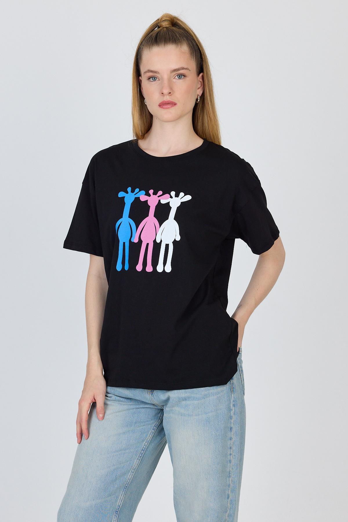 Siyah Oversize Zürafa Baskılı Tişört 2150-12M - 2