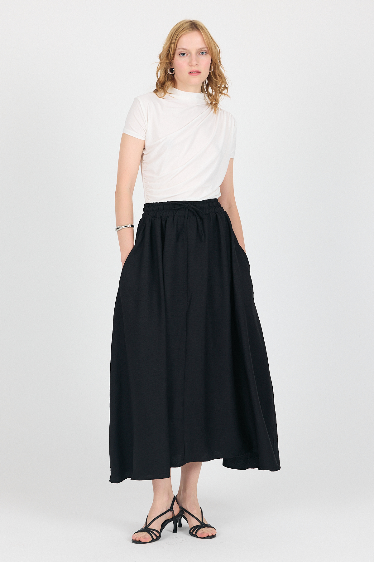 Siyah Pamuklu Çan Kesim Bağcıklı Uzun Etek 8024 - 7