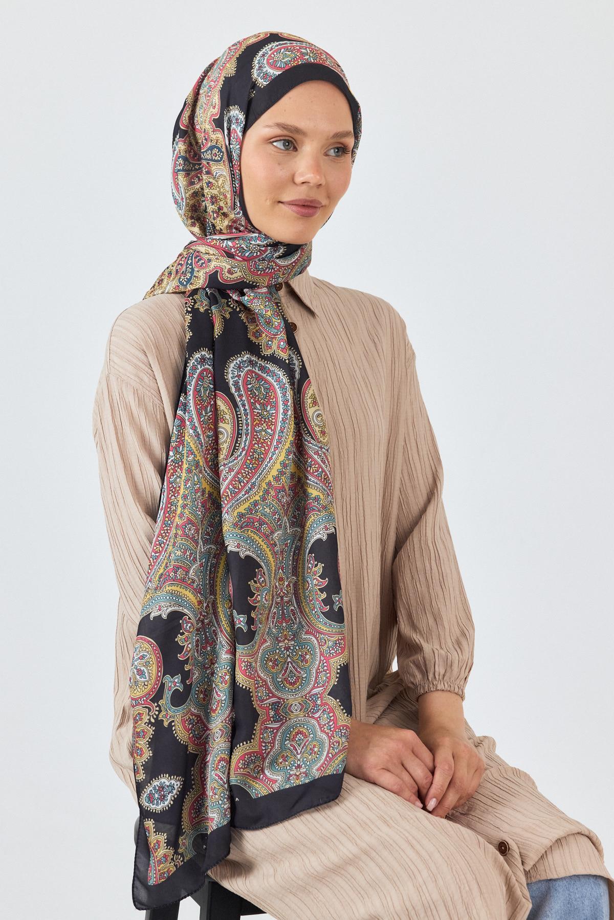 Siyah Retro Desenli Şal 4002 - 2