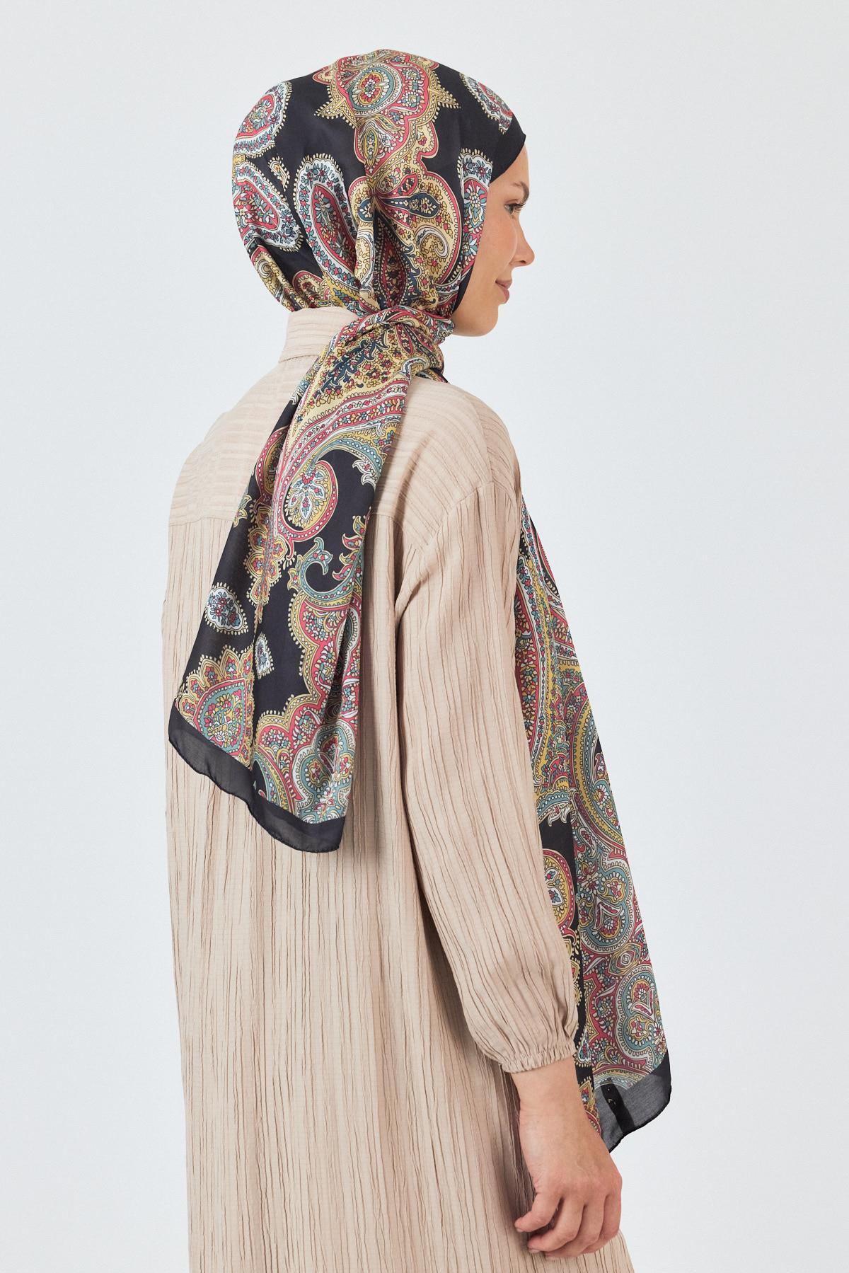Siyah Retro Desenli Şal 4002 - 4