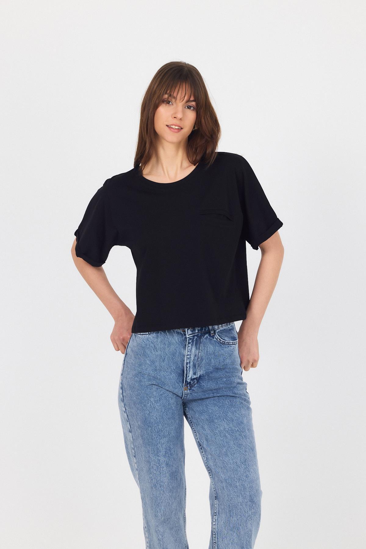 Siyah Sahte Cep Detaylı Bisiklet Yaka Crop Tişört 2136M - RAYS