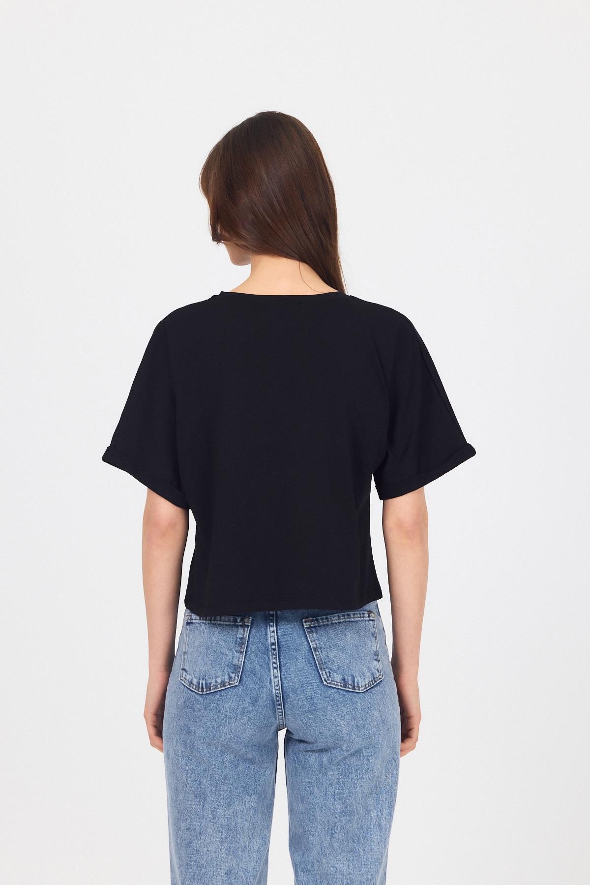 Siyah Sahte Cep Detaylı Bisiklet Yaka Crop Tişört 2136M - 5