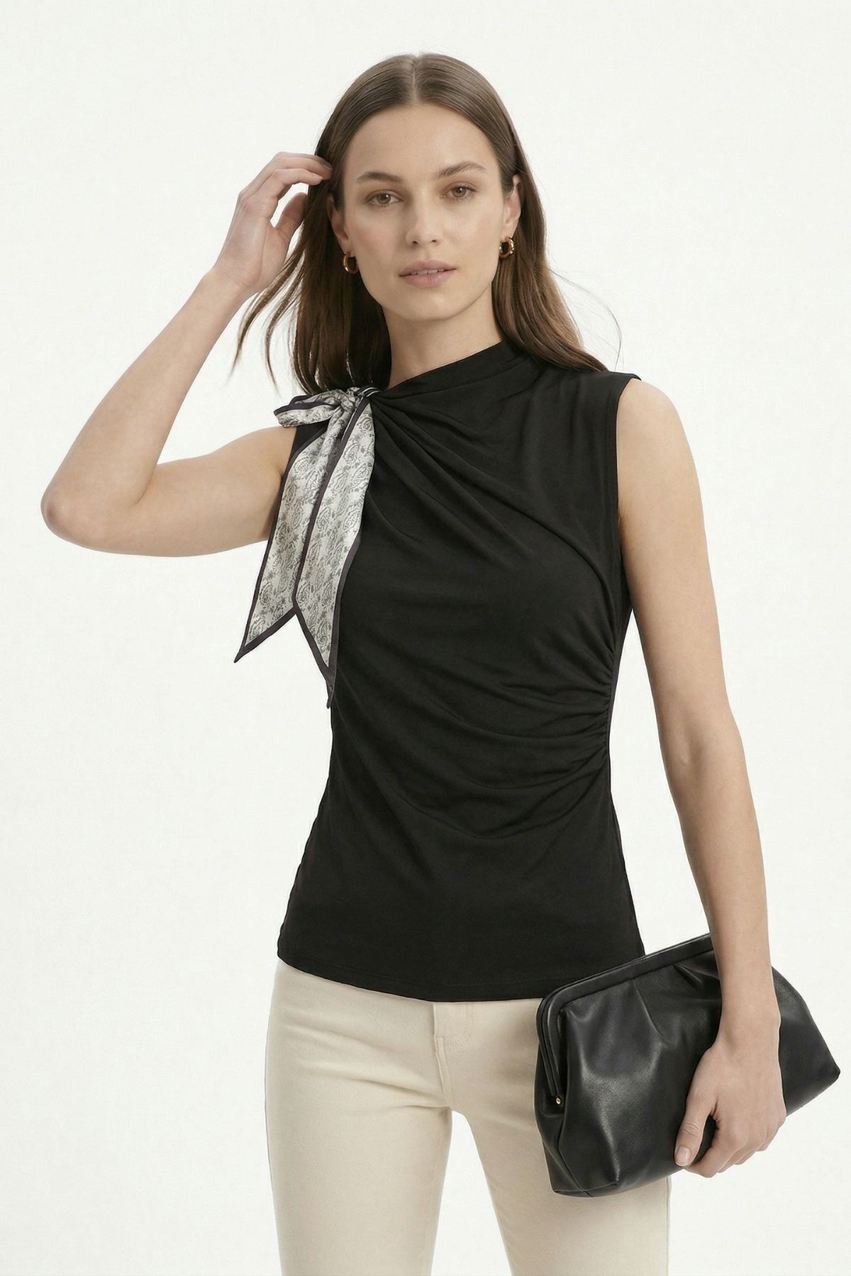 Siyah Sıfır Kol Drapeli Fularlı Bluz 261137 - RAYS