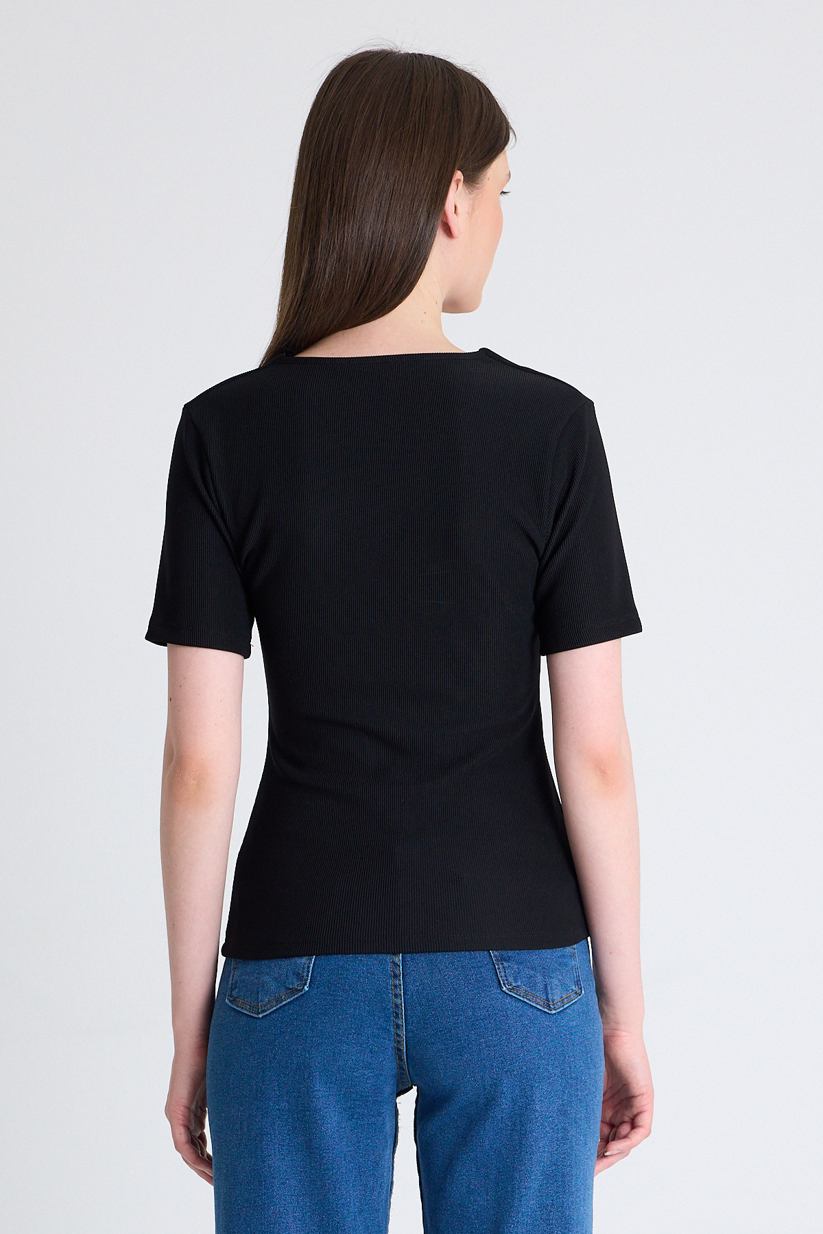 Siyah V Yaka Aksesuar Detaylı Slim Fit Tişört 9206M - 5