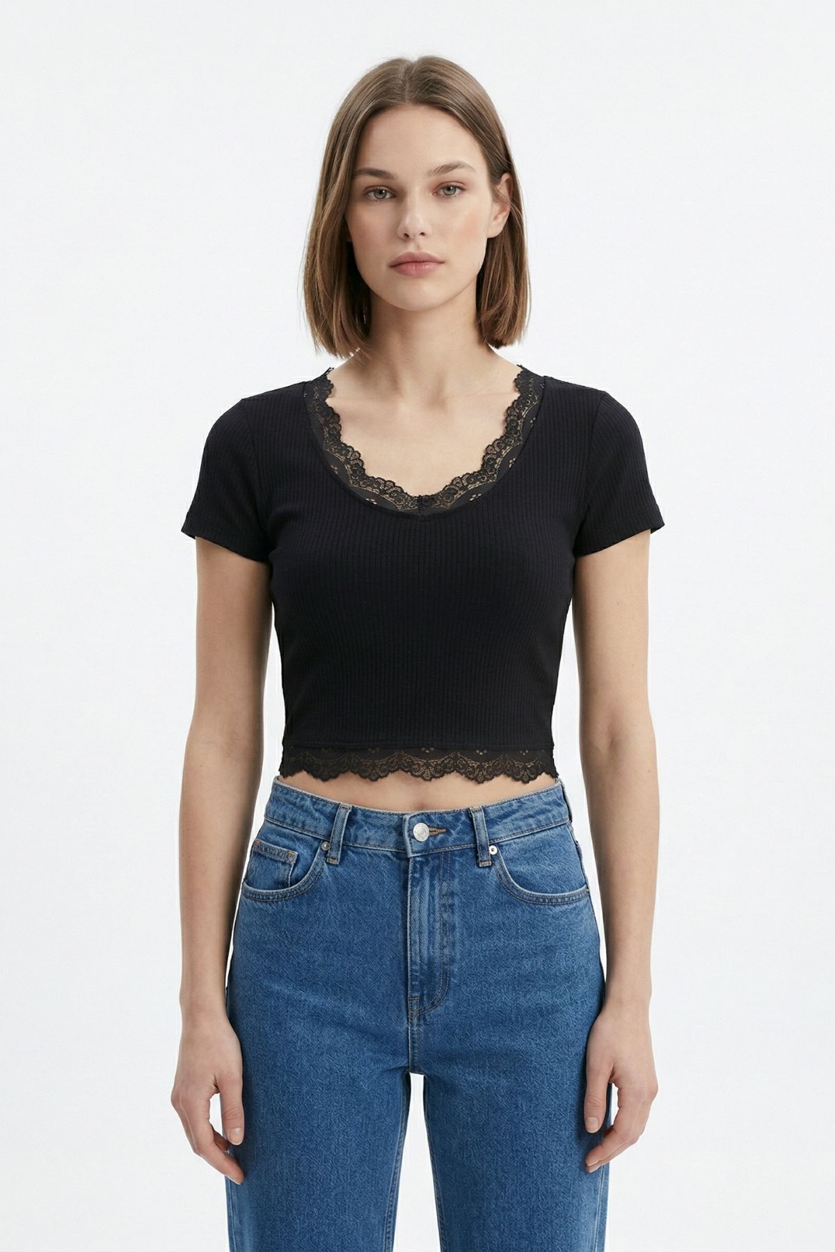 Siyah V Yaka Dantelli Bluz 2304 - 2