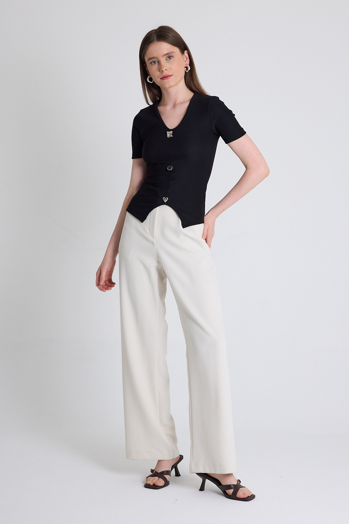 Siyah V Yaka Düğme Detaylı Kısa Kollu Tişört 9205M - 3