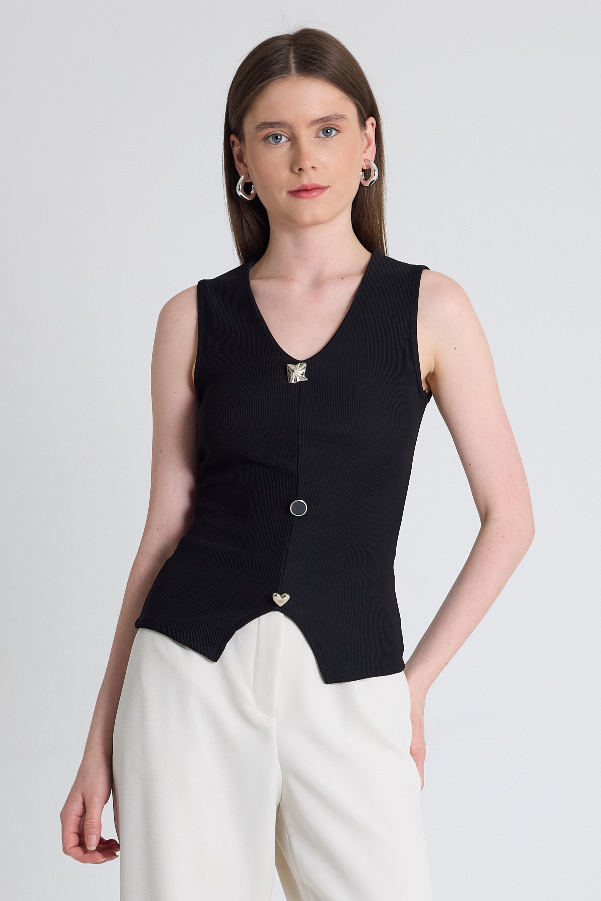 Siyah V Yaka Düğme Detaylı Kolsuz Bluz 9204M - 1