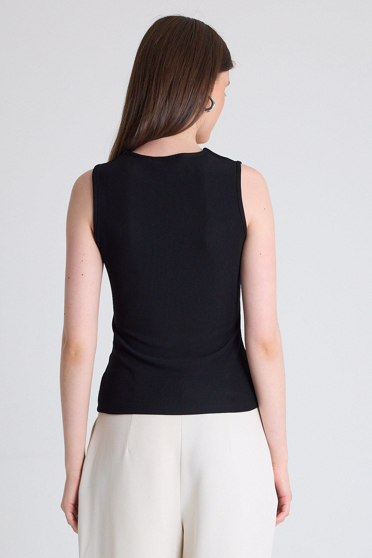 Siyah V Yaka Düğme Detaylı Kolsuz Bluz 9204M - 5