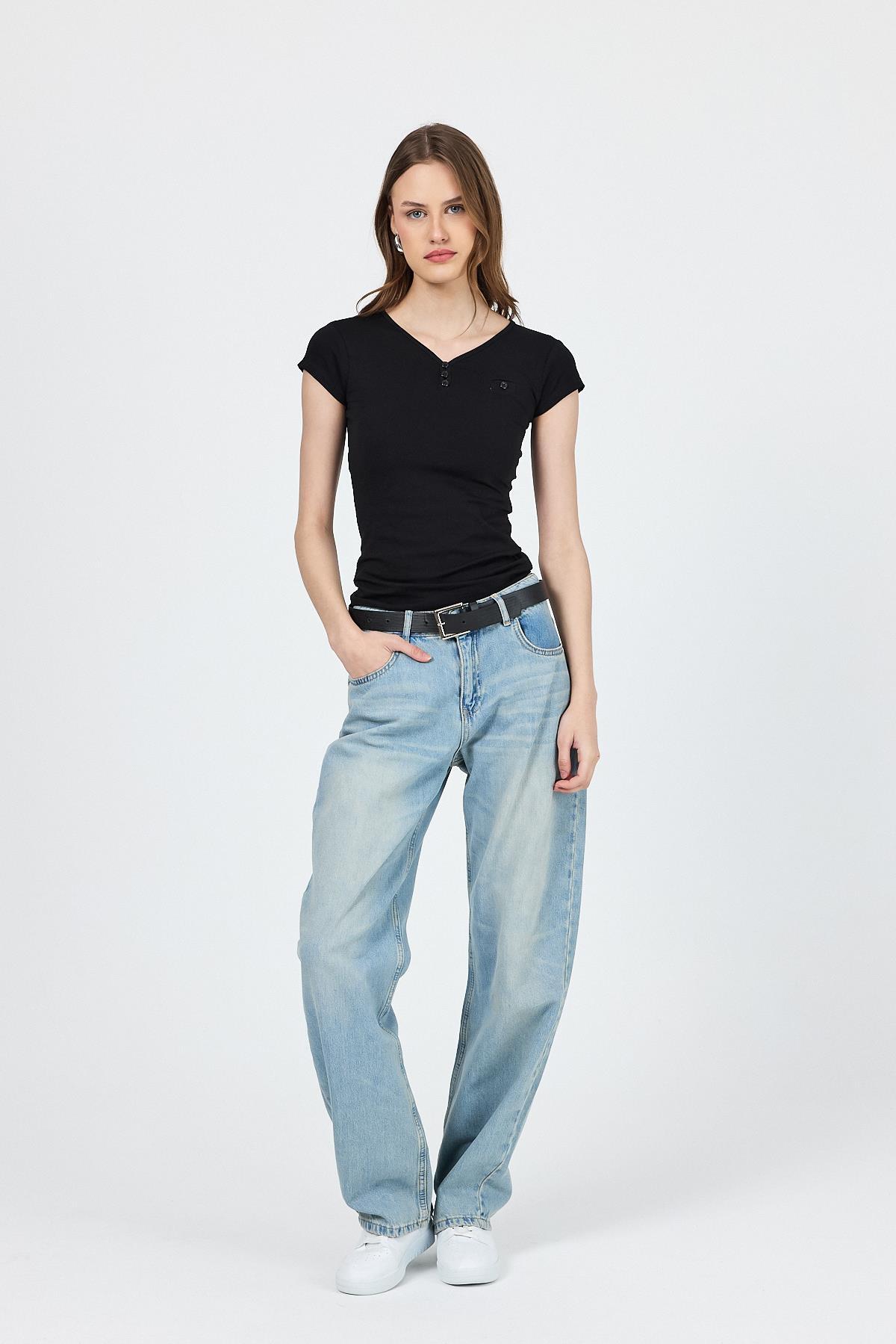 Siyah V Yaka Düğmeli Cep Detaylı Slim Fit Tişört 2213 - RAYS