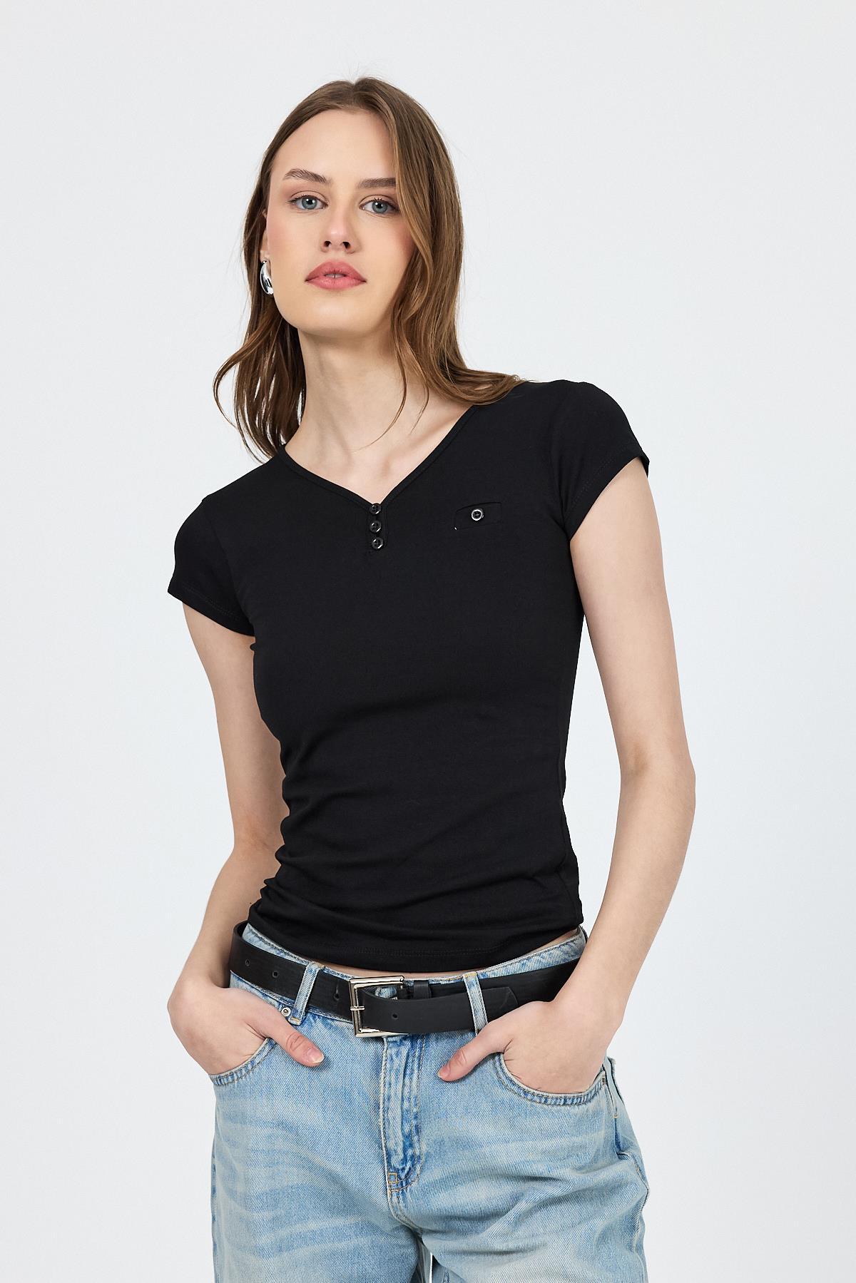 Siyah V Yaka Düğmeli Cep Detaylı Slim Fit Tişört 2213 - 1