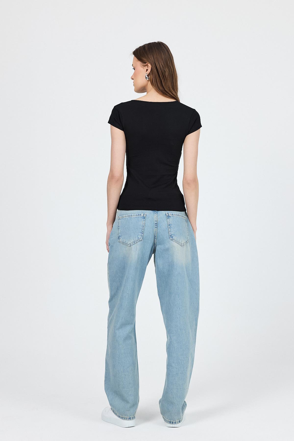 Siyah V Yaka Düğmeli Cep Detaylı Slim Fit Tişört 2213 - 6