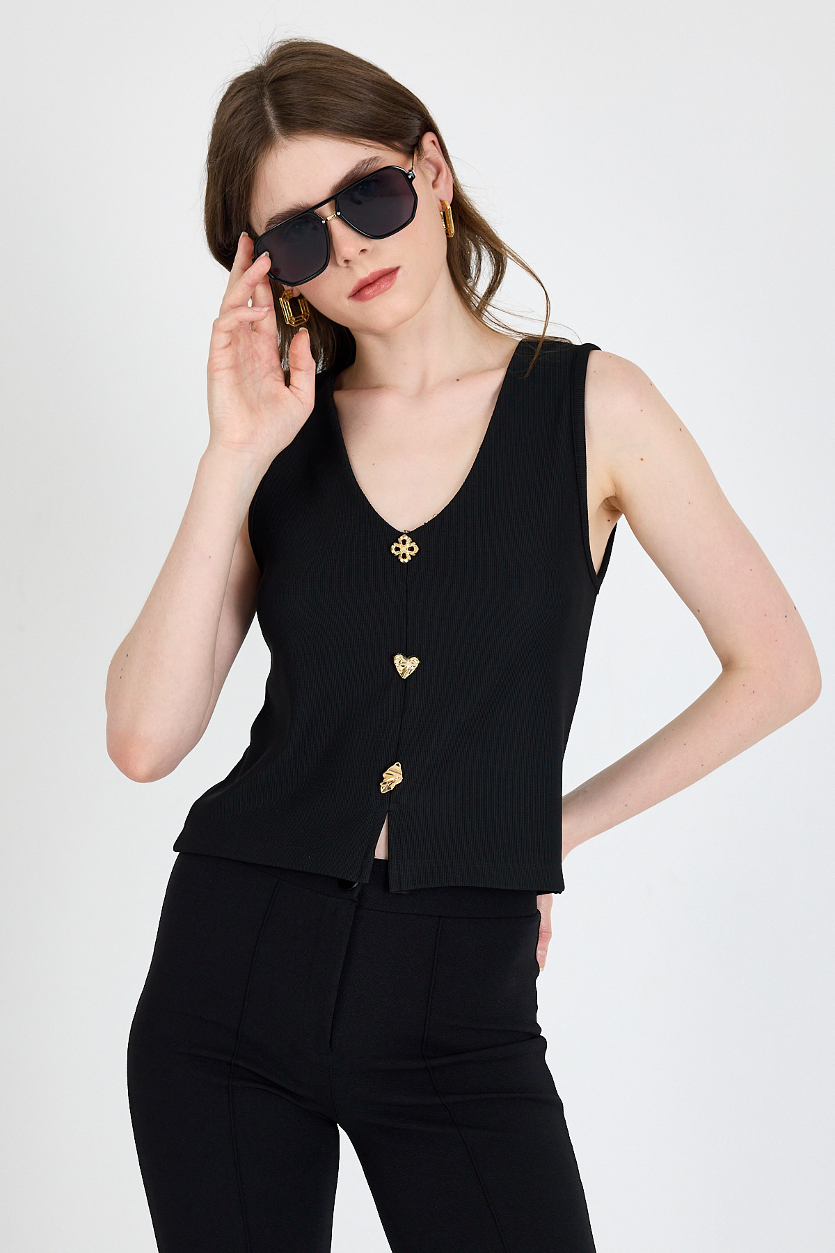 Siyah V Yaka Düğmeli Kolsuz Bluz 019 