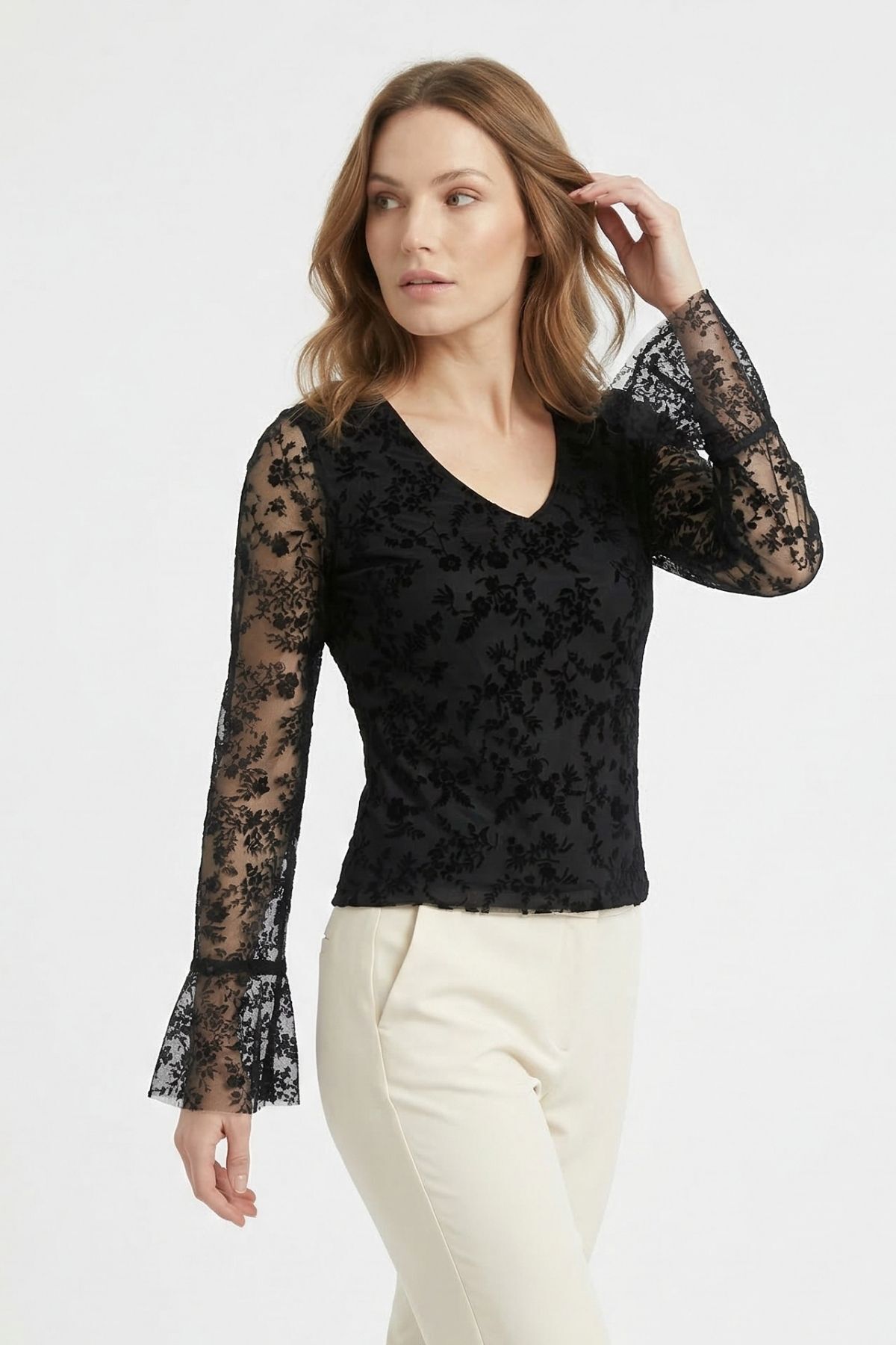 Siyah V Yaka İspanyol Kol Dantelli Bluz 8518A - 1