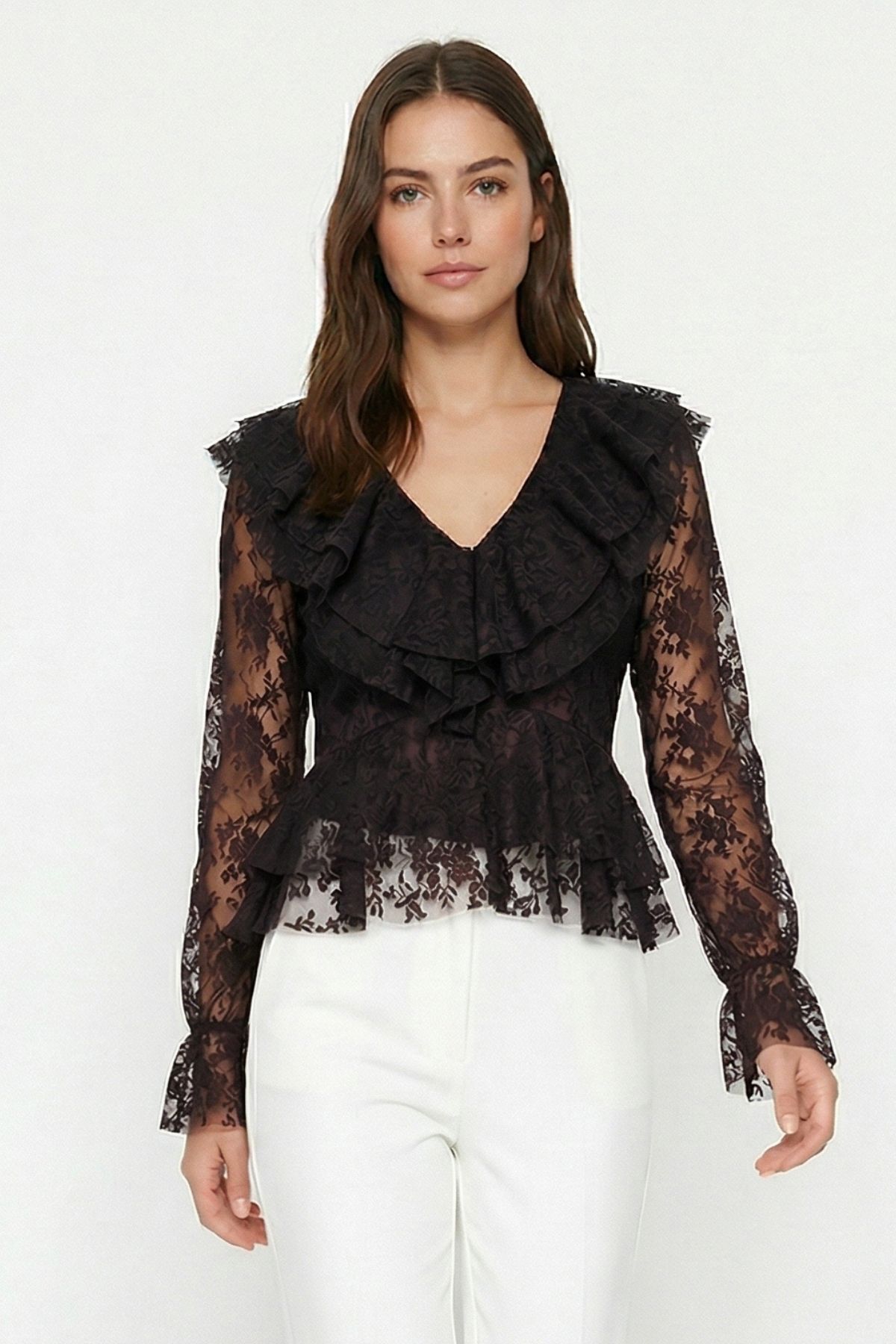 Siyah V Yaka Önü Fırfırlı Dantelli Bluz 8490 - RAYS